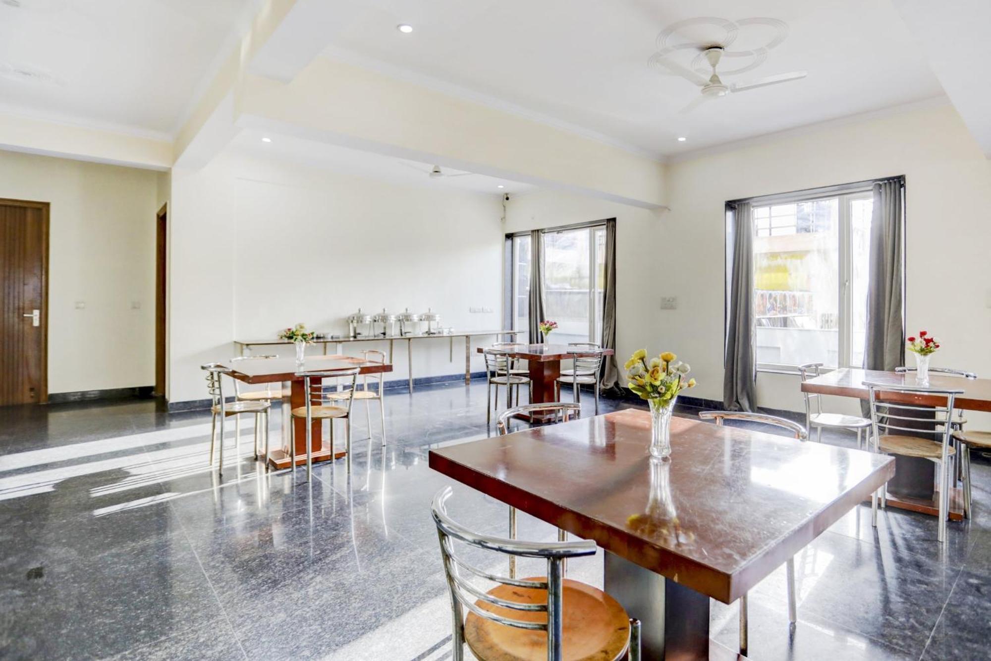 Super Town House Hi5 Aditya International ブバネーシュワル エクステリア 写真