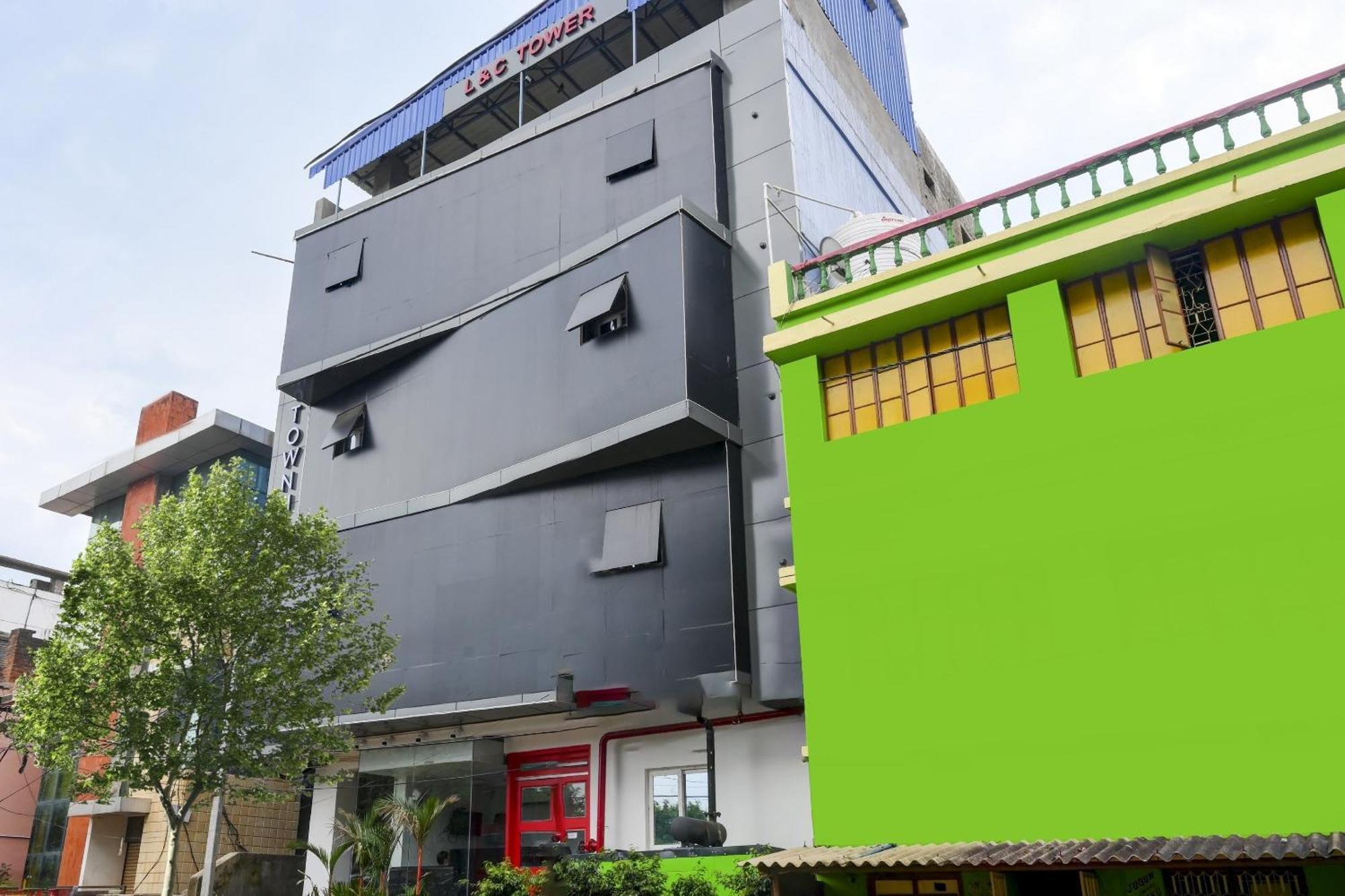 Super Town House Hi5 Aditya International ブバネーシュワル エクステリア 写真