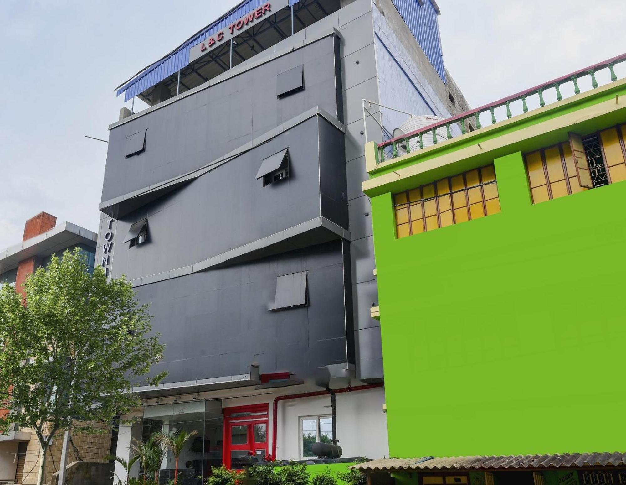 Super Town House Hi5 Aditya International ブバネーシュワル エクステリア 写真
